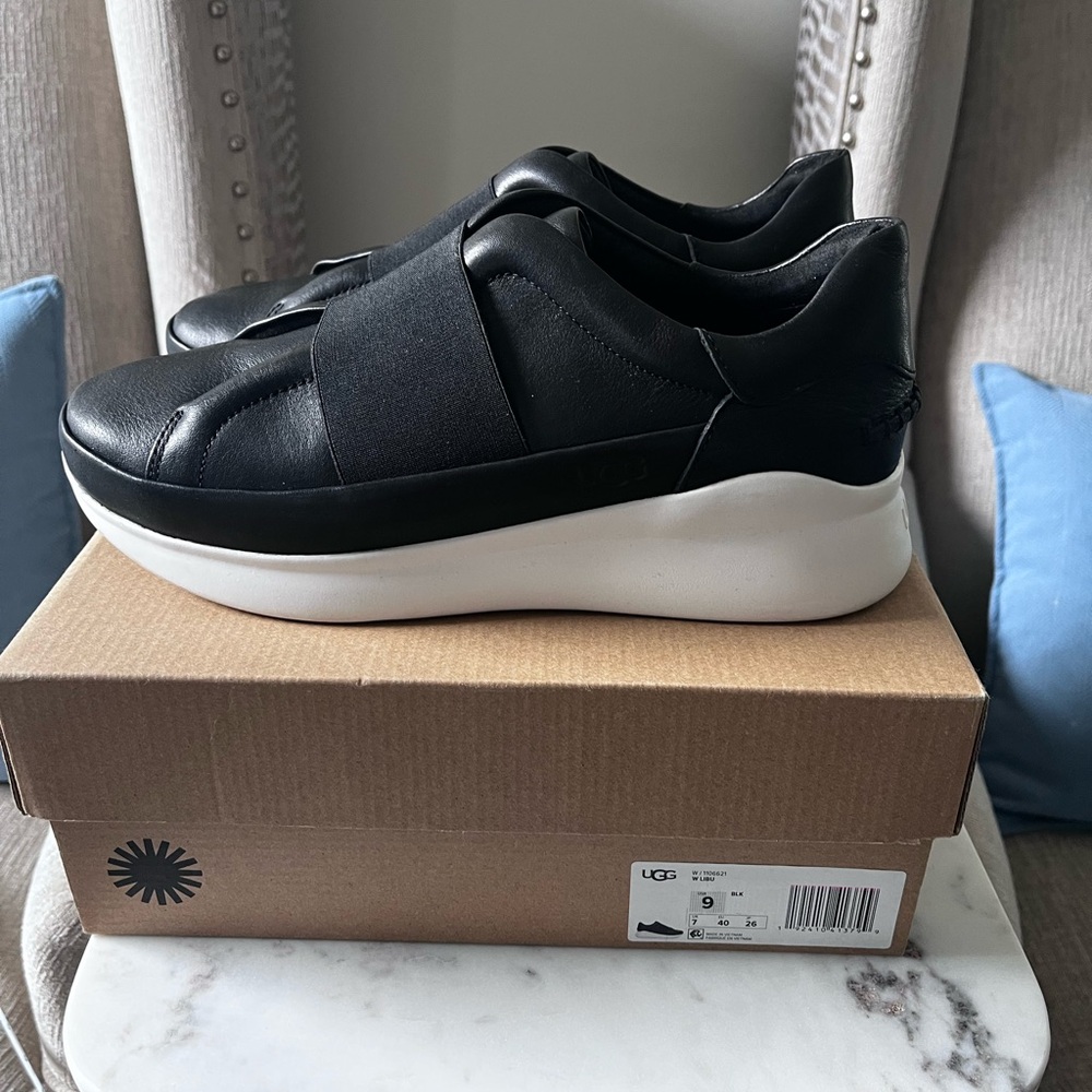UGG Libu Black Slip-On Sneakers - Picture 3 of 6